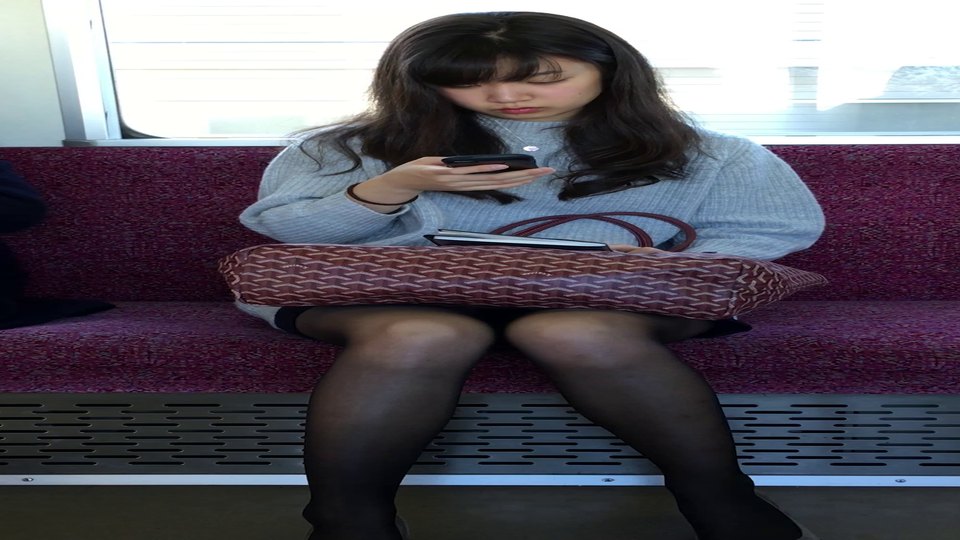 【顔出】禁断の瞬間56☆電車で見つけたミニスカ美人さん！Pを披露する露出狂度合いに大興奮^ ^, 一本道 100314_895 川井まゆ 「まゆちゃんの部屋へおじゃましまぁ～す」, パンティライン