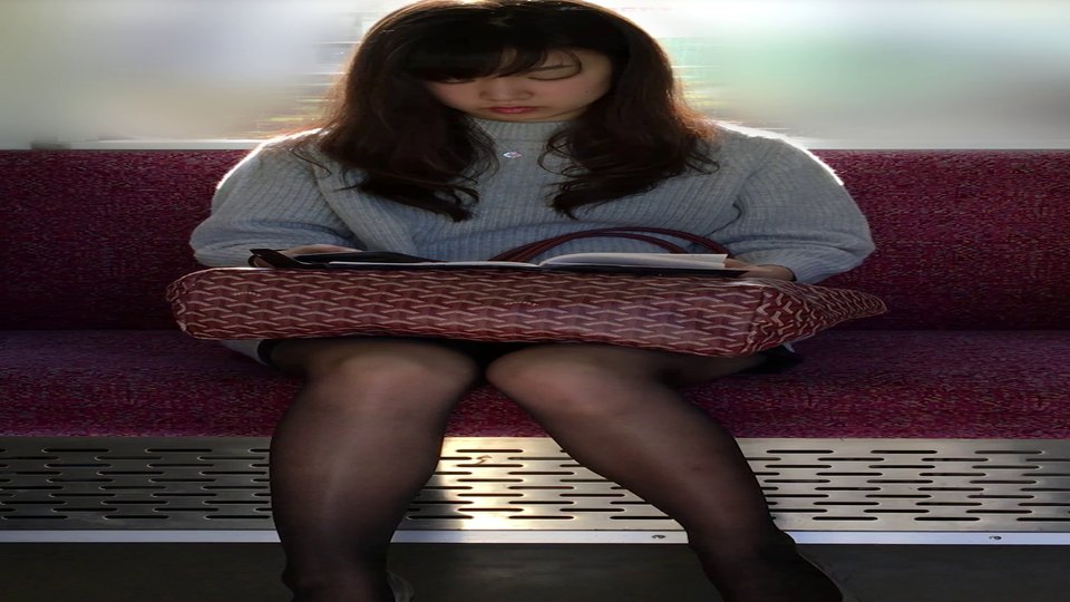 【顔出】禁断の瞬間56☆電車で見つけたミニスカ美人さん！Pを披露する露出狂度合いに大興奮^ ^, 一本道 100314_895 川井まゆ 「まゆちゃんの部屋へおじゃましまぁ～す」, パンティライン