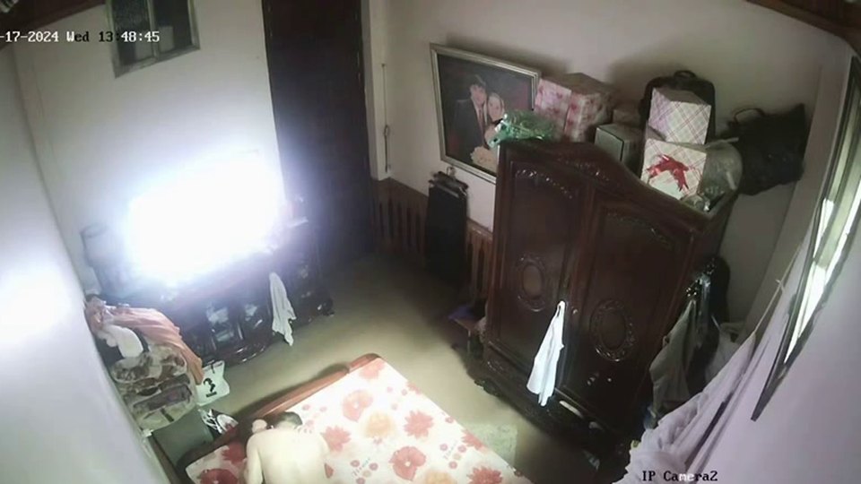 ❤️[ひび割れたカメラ] カップルがキッチンでセックスしているところを娘に目撃され、その場で死亡しました。 92V【とある部屋のオリジナルバージョン】