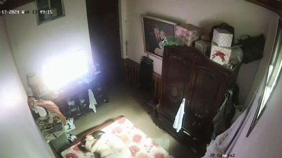 ❤️[ひび割れたカメラ] カップルがキッチンでセックスしているところを娘に目撃され、その場で死亡しました。 92V【とある部屋のオリジナルバージョン】