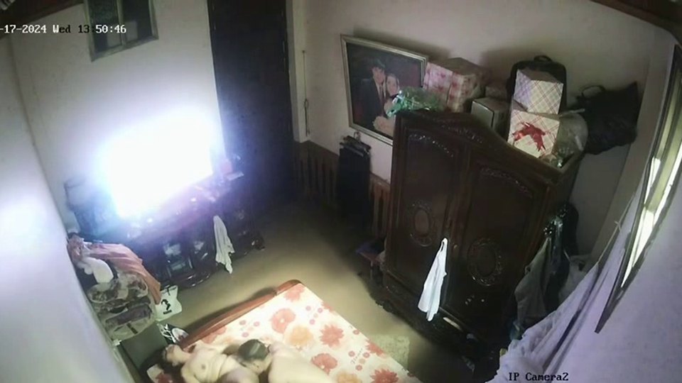 ❤️[ひび割れたカメラ] カップルがキッチンでセックスしているところを娘に目撃され、その場で死亡しました。 92V【とある部屋のオリジナルバージョン】