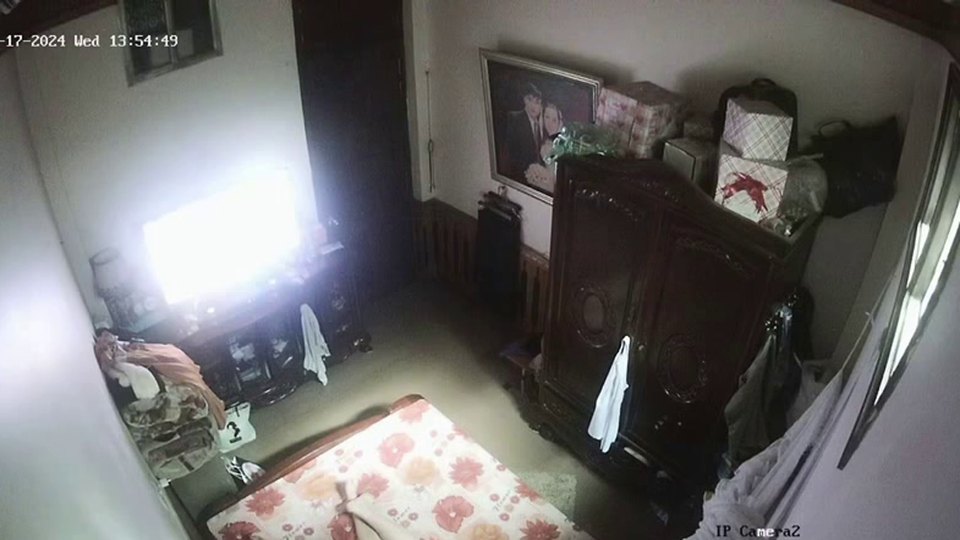 ❤️[ひび割れたカメラ] カップルがキッチンでセックスしているところを娘に目撃され、その場で死亡しました。 92V【とある部屋のオリジナルバージョン】