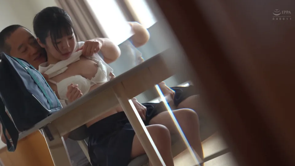 APNS-423 中年チ〇ポ偏愛女学生 留守番中に近所のおじさん達に中出しされちゃいました 佐野葉月