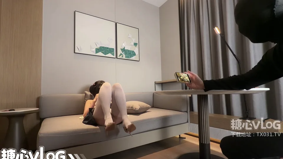【小悦悦】 恋人の VlogUp ホスト [Little Yueyue] が新人のヌード ローンをデビューさせます。女子大生がバッグを買うために体を差し出し、検鏡を使って陰部を検査し、膣を貫通します。