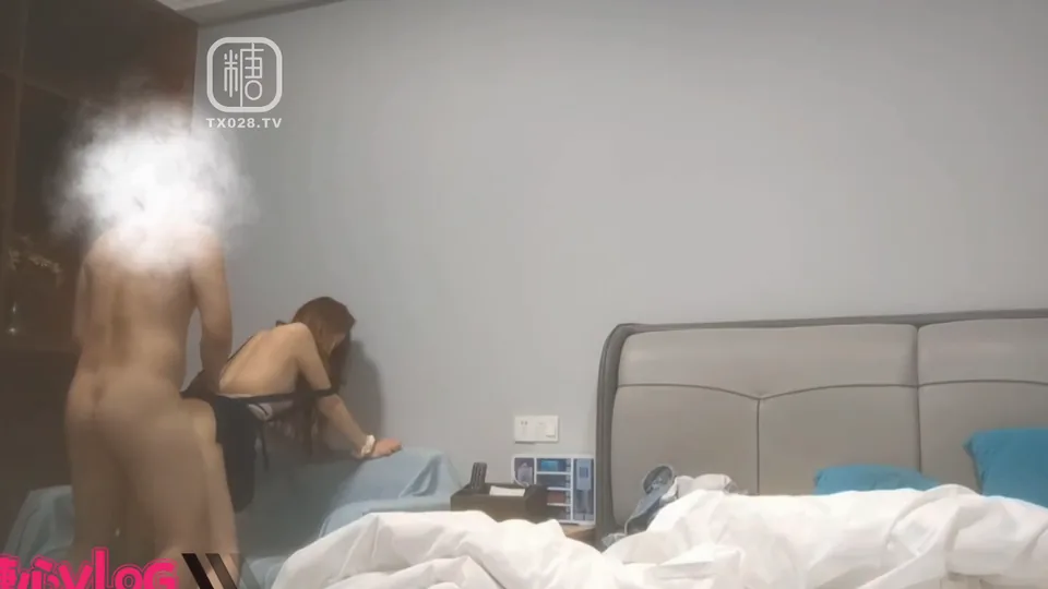 【草头黄探花】 糖心Vlog [Cao Tou Huang Tan Hua] 2-Cカップの胸を持つ美しい妻と付き合って、彼女の足が柔らかくなるまで複数の体位で彼女を犯し、彼女は足を広げて彼女を犯しました、それは恥ずかしくて刺激的で、彼女は精液を抽出するために激しく乗りました。