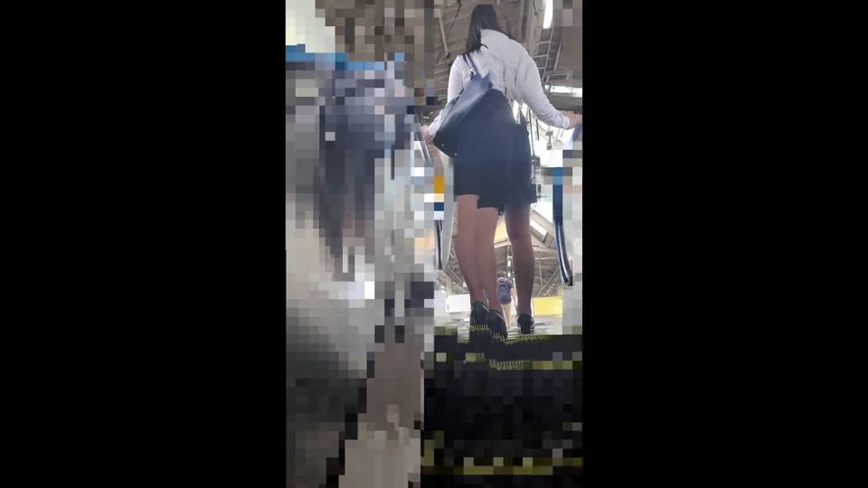 [乗車記録61]最高級美人OLのグチョマンに先っちょ入れたら不敵な笑み…