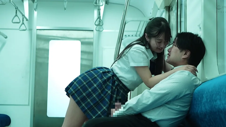 DVAJ-752 最終電車でいつも乗り合わせる女子校生の無防備なフリしたパンチラ見せつけ誘惑にまんまと引っかかった僕は2人きりの車内で淫音ぬちゅんぱちゅん鳴らし終着駅までハメ狂った 花守夏歩