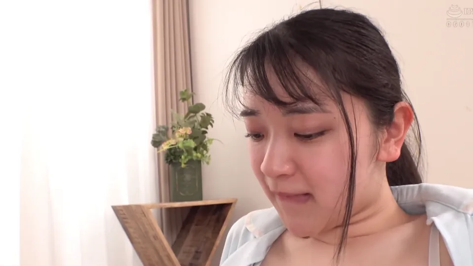 DVEH-096 天使級にカワイイ看護師さんに敏感な童貞君の陰部洗浄してもらいました！！照れながら勃起しちゃう敏感チ○ポにエチエチ輝くナースの瞳ww射精してしまいそうな手コキ洗いに進化して大暴発！「私が初めてじゃダメかな？」自らち●ぽを挿入し筆おろし//乱れまくりイキまくり…