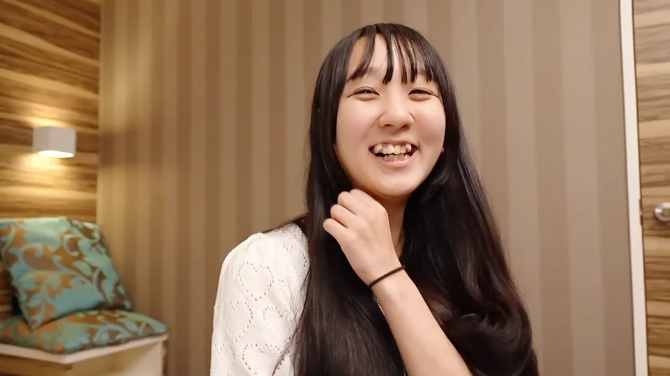 FC2-PPV-4974000 【14日間限定セール】八重歯とふさふさの剛毛マンコが魅力的な未〇成美人メンエス嬢に大人汁大量注入♡【無修正・中出し】