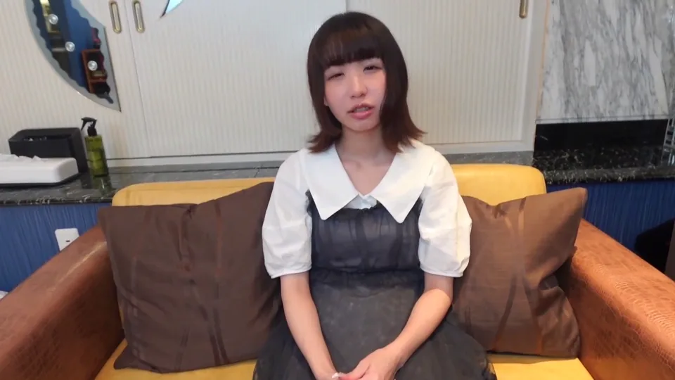 ※今だけ半額【激かわ】友達に内緒で会いガチ密会SEX。一人で恥じい照れる彼女のｷﾂｷﾂ膣に半外半中出し。。。