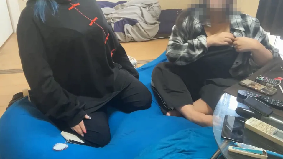 人妻教師のむ〇めと友達の３P　友達の方に中出ししましたｗｗ