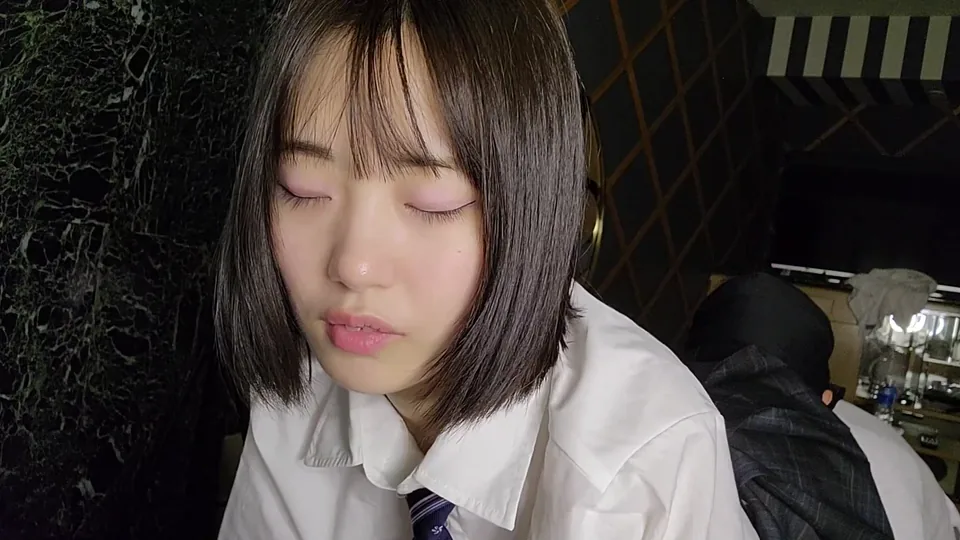 FC2-PPV-4994286 【顔出し】18歳元気な制服ちゃんと沢山キスして生ハメ中出し