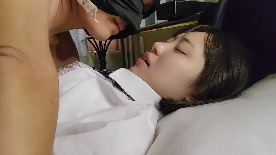 FC2-PPV-4994286 【顔出し】18歳元気な制服ちゃんと沢山キスして生ハメ中出し