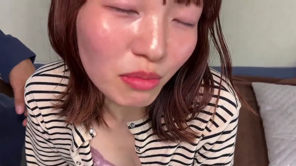FC2-PPV-4994379 【完全素人&初撮り】超敏感の激エロ色白清楚美人♡巨根チンポに思わずうっとりエロ顔に…♡大量中出しハメ※特典顔射ハメ※