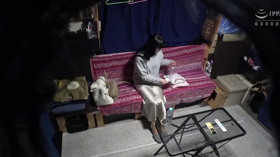 C-2992 自分の部屋に泊まることになった妻の女友達 「人妻和歌子さん（仮名）三十二歳」に当然のように手を出してしまうワタシ（32）
