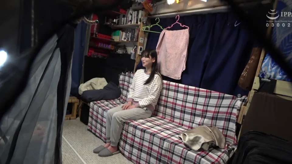 C-2992 自分の部屋に泊まることになった妻の女友達 「人妻和歌子さん（仮名）三十二歳」に当然のように手を出してしまうワタシ（32）