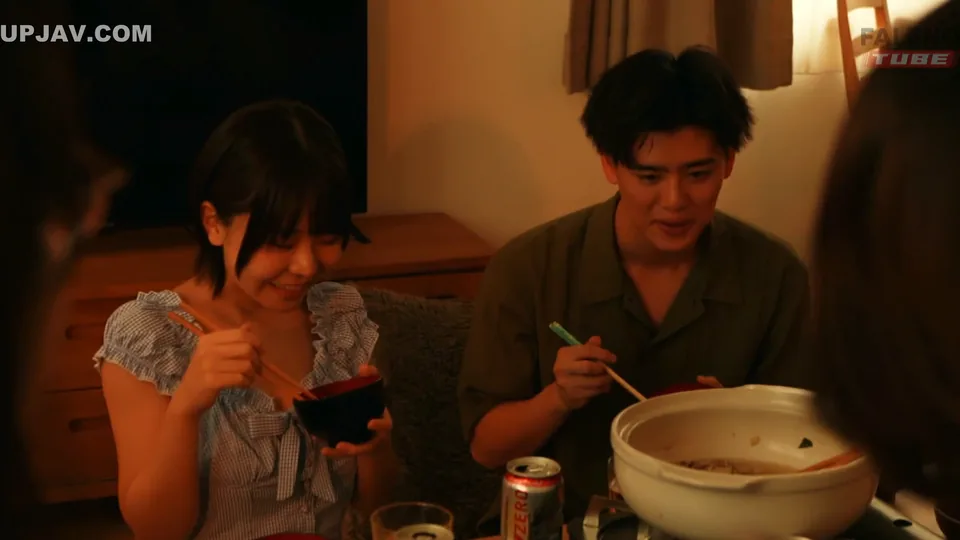 +++ [FHD] FTHTD-242 帰省先の田舎で朝を迎えた僕が目を覚ますと、そこはいとこの部屋のベッドだった…混乱する僕を横目に彼女は照れた表情を浮かべながら誘惑してくる。昨夜の親族の宴会の後、何があった？柏木こなつ