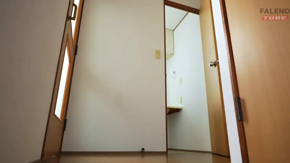 +++ [FHD] FTHTD-242 帰省先の田舎で朝を迎えた僕が目を覚ますと、そこはいとこの部屋のベッドだった…混乱する僕を横目に彼女は照れた表情を浮かべながら誘惑してくる。昨夜の親族の宴会の後、何があった？柏木こなつ
