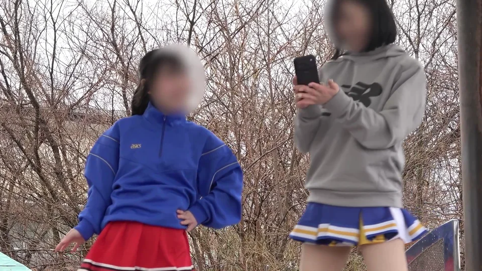 【チアっ子】ダンス練習でおぱんつスッケスケ！プリケツとM字座りで丸見え状態！