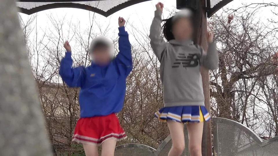 【チアっ子】ダンス練習でおぱんつスッケスケ！プリケツとM字座りで丸見え状態！