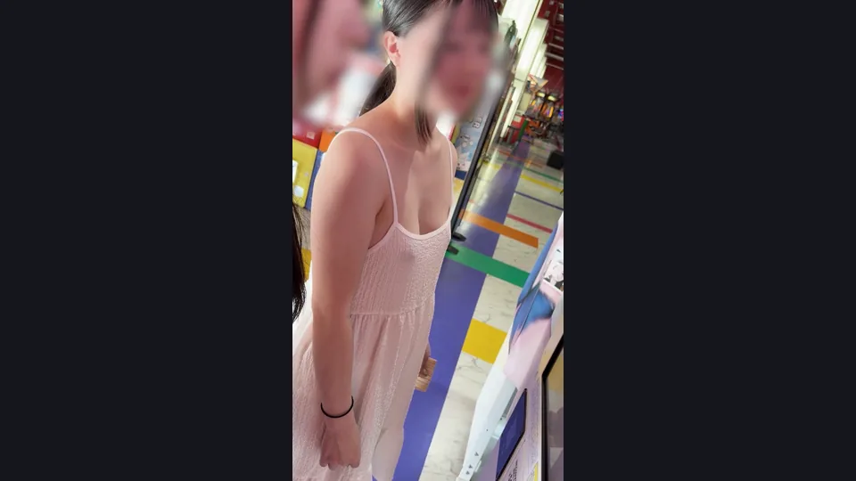 【危険】高学年女子の白ワンピの中に入りたい！