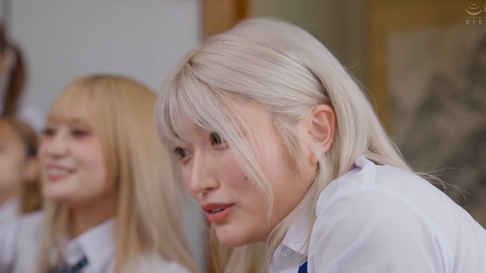 HUNTC-658 家出ギャルたちのたまり場になっている田舎のじぃちゃん家でハーレム乱交！ボケたじぃちゃんを見舞いに行くと、家出ギャルたちのたまり場に！しかも胸チラ＆パンチラを見せつけられてじぃちゃんはご満悦！寄生ギャルたちを追い出したいけど標的にされるボクのチ○ポ！