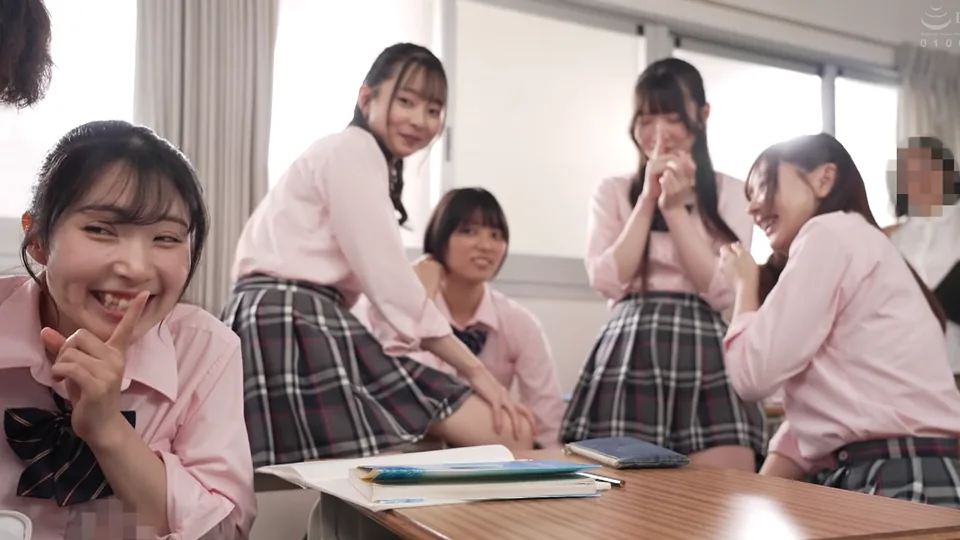 HUNTC-678 『この中（パンツ）で射精する勇気ある？』『えっ！？ここで？』スリルを求める小悪魔クラスメイト女子の危険な遊び！授業中、休み時間…周囲にバレないようにスカートでチ○ポを隠しながらパンツ内射精要求！2 『いっぱい精子出して！この中で受け止めてあげる！』