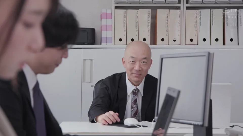 JUR-810 指一本触れられたくないセクハラ上司に膣奥深くまで汚される 絶対服従中出しオフィス