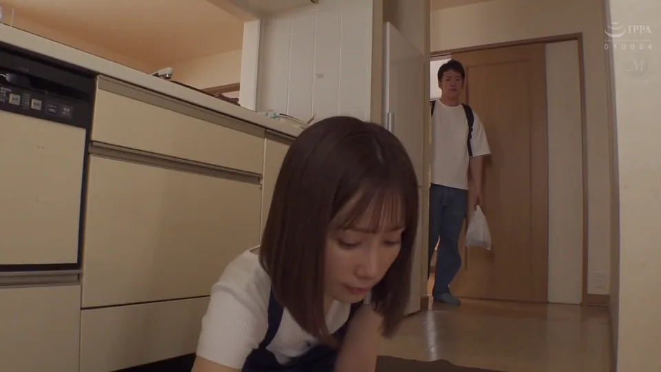 JUR-846 「義母さん、子供が欲しいんでしょ？」 淡白な夫の単身赴任中、私は性欲旺盛な連れ子の雄一君に種付け中出しされ続けました…。 小島みなみ
