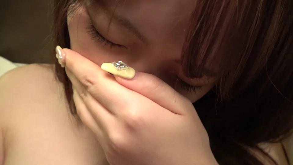 訳あり色白女子◯生に中出し
