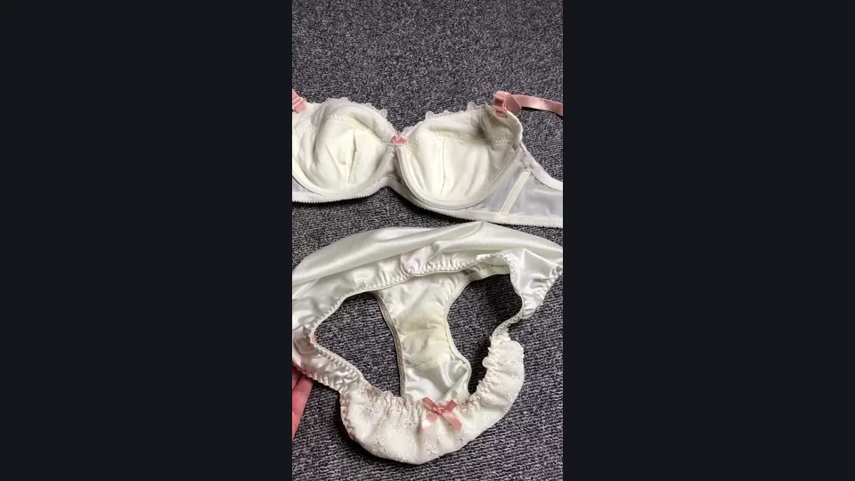 危険!!女子寮侵入!!！洗濯機から超～新鮮な汚パンツをゲット！！, 危険！女子寮侵入！美少女女子大生の下着パラダイス, 地味メガネ娘の純白パンチラ＆脱ぎ姿＆汚パンツチェック, 危険!!女子寮侵入!!！洗濯機から超～新鮮な汚パンツをゲット！！