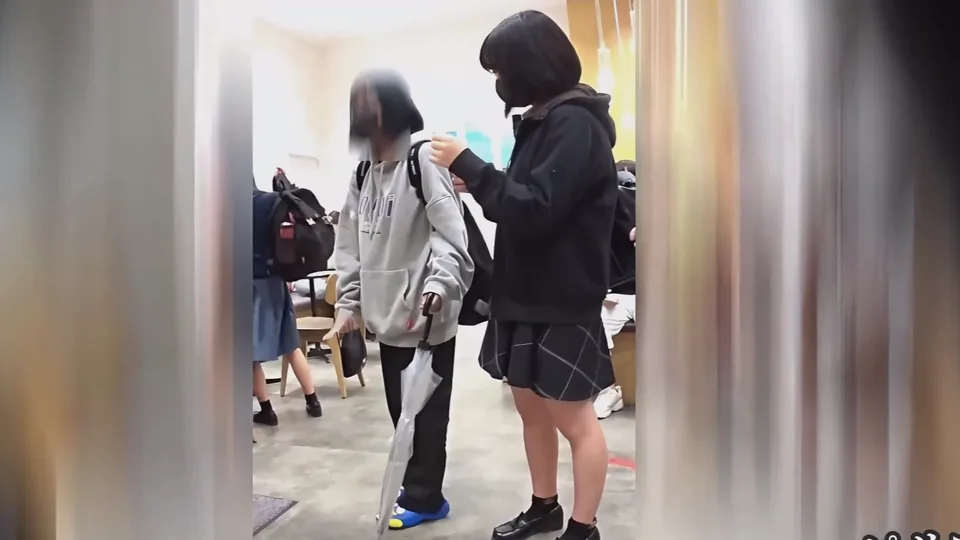 #58　かわいい制服女子たちの生パンツ