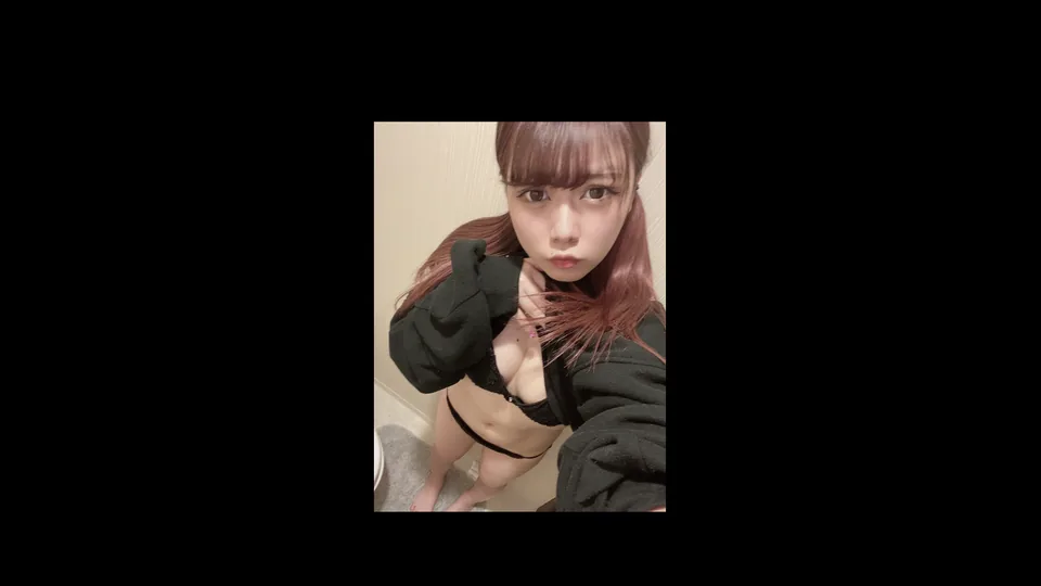 イマドキな世代。全裸ダブルピースやオナを披露して…