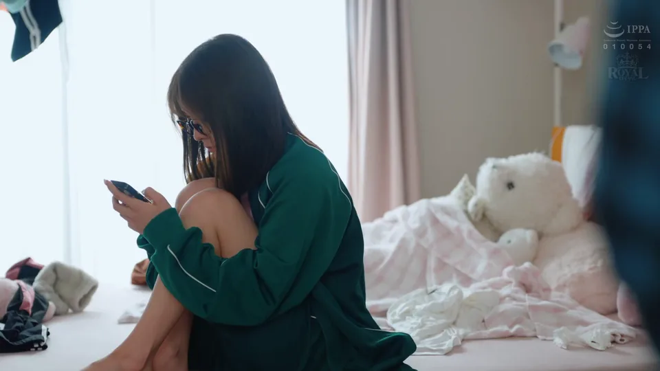 ROYD-366 引きこもりの妹は潮吹きまくりの喪女ニート！性の悦びを知ったぼくらは、今日も声我慢SEXに明け暮れた… 鳳みゆ