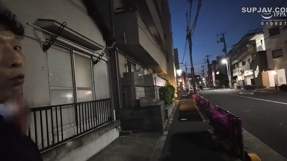 SKTH-008 シコタホールディングス 株式会社キスタ 顔面接吻 舌が敏感すぎてキスイキで失禁しちゃう女教師 九井スナオ