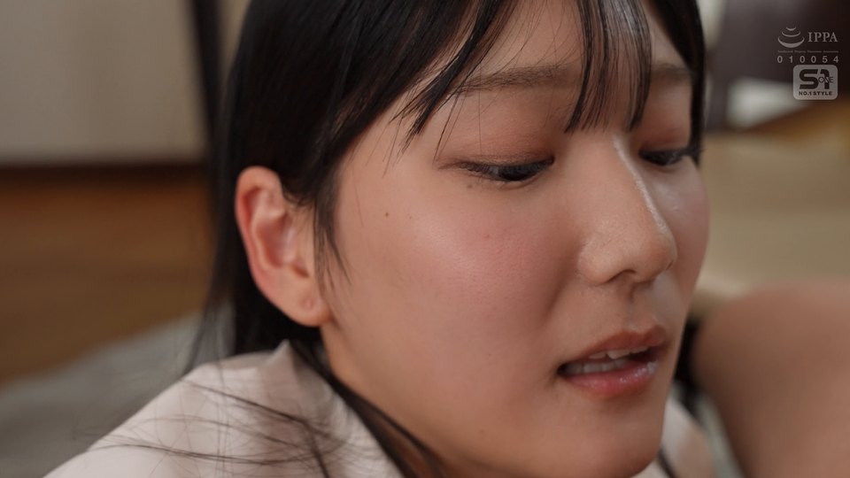 SNOS-327 清楚な妹の不注意パンチラに飛び込みたい。可愛い義妹と僕の年末年始の出来事― 初美なのか
