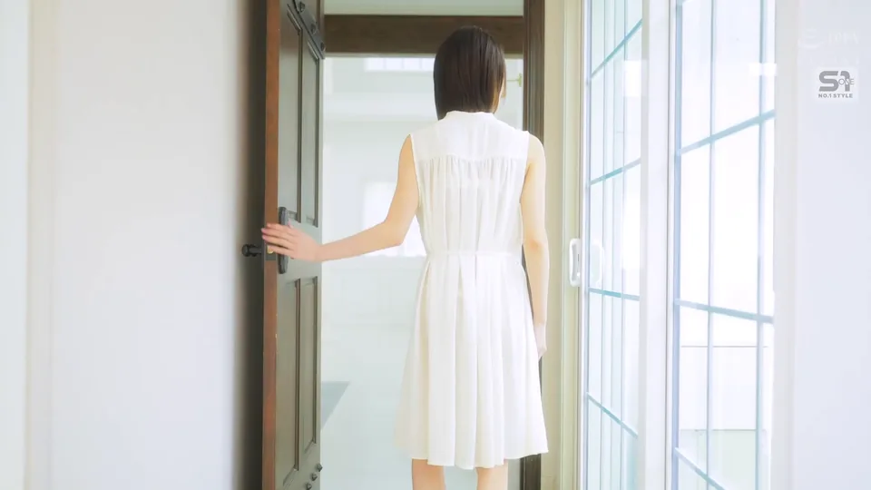 SNOS-489 新人NO.1 STYLE 4か国のカワイイから、生まれた顔面。世界が恋するクォーター美女 桐谷エマ DEBUT